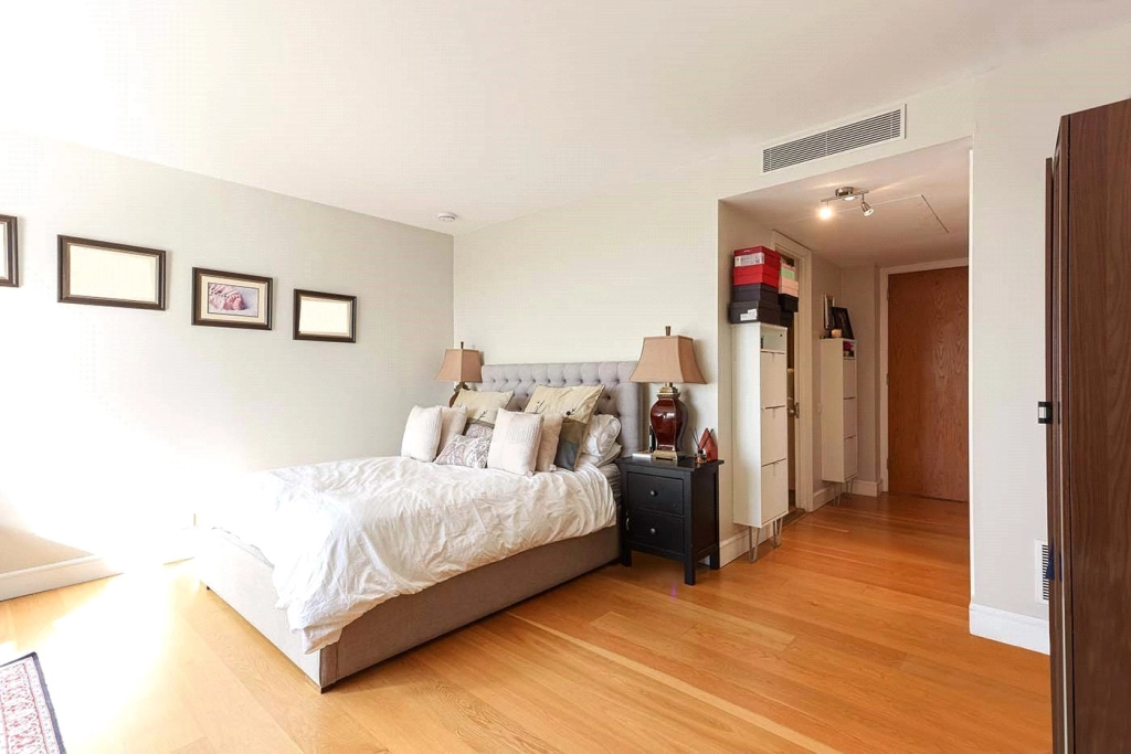 3 bedrooms apartments/flats for sale in Berkeley Tower, 48 Westferry Circus, Canary Wharf - E14 view 6
