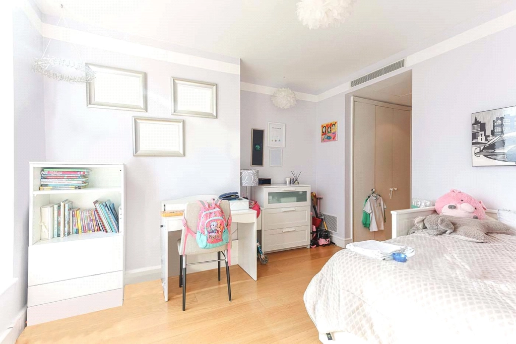 3 bedrooms apartments/flats for sale in Berkeley Tower, 48 Westferry Circus, Canary Wharf - E14 view 16