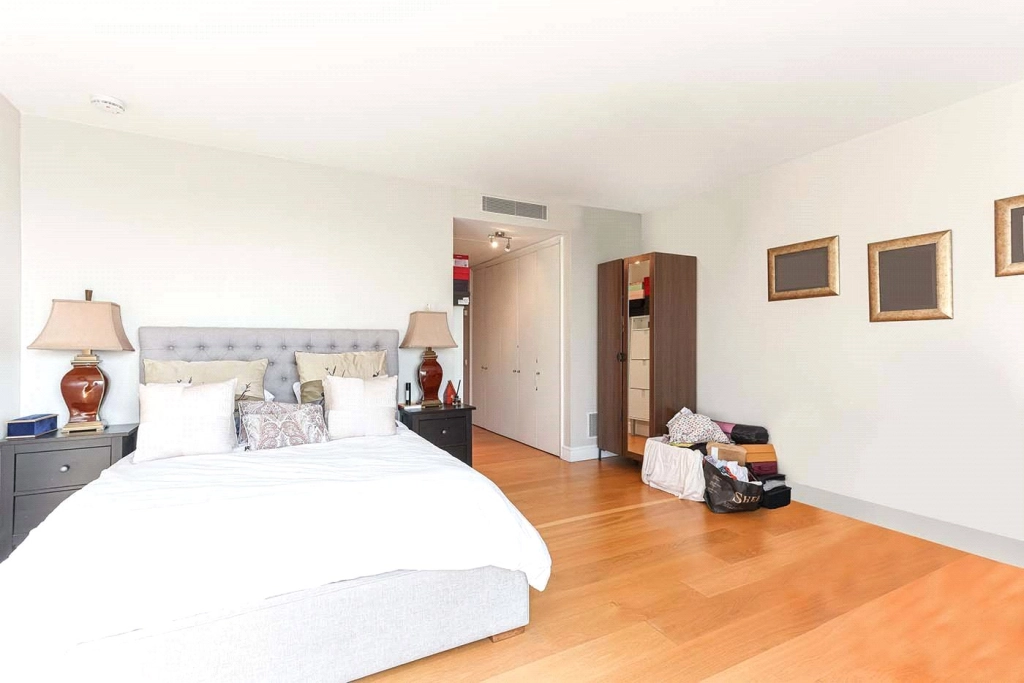 3 bedrooms apartments/flats for sale in Berkeley Tower, 48 Westferry Circus, Canary Wharf - E14 view 17