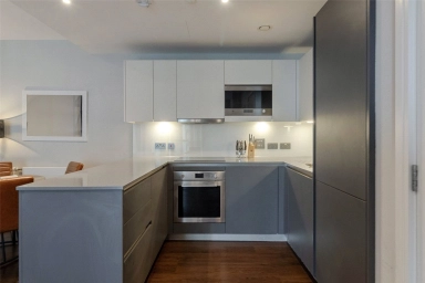 Harbour Way, South Quay - E14 view 5