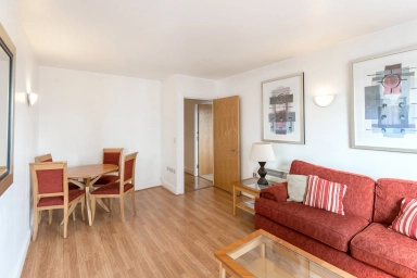 Mansell Street, Tower Hill - E1 view 6