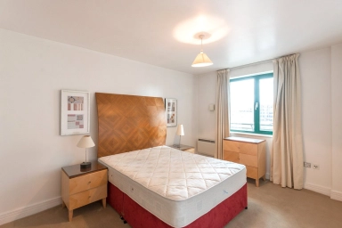Mansell Street, Tower Hill - E1 view 4