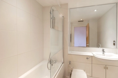 Mansell Street, Tower Hill - E1 view 7