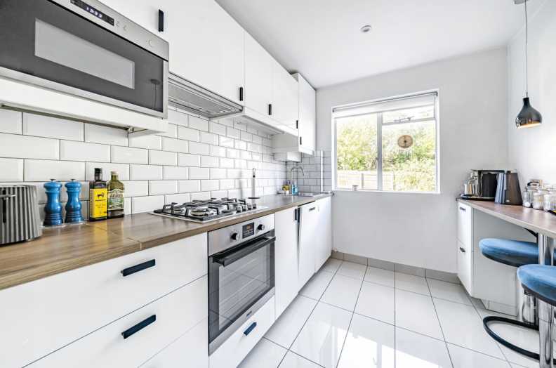 1 bedroom apartments/flats to sale in Ward Road, Tufnell Park-image 2