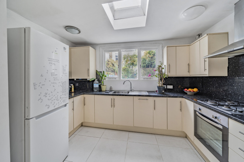 5 bedrooms houses to sale in Alexander Road, London-image 3