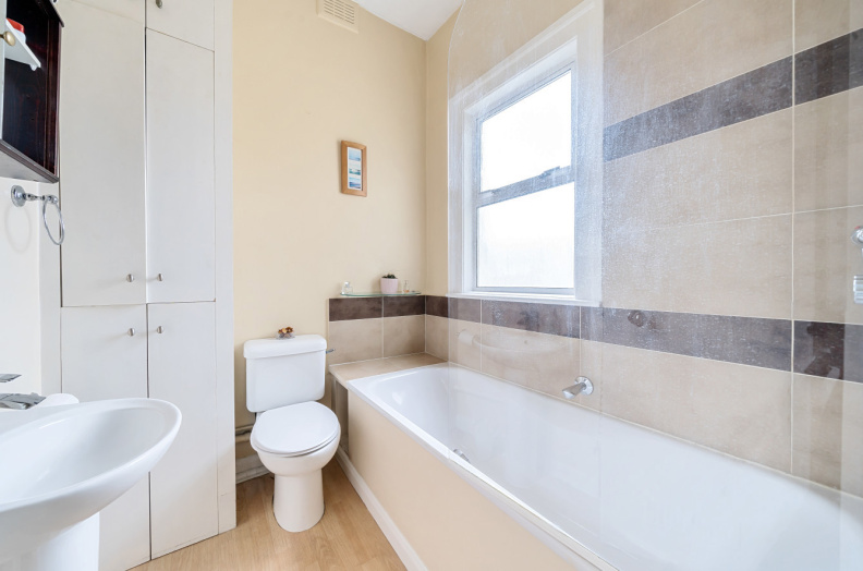 1 bedroom apartments/flats to sale in Junction Road, Tufnell Park-image 7