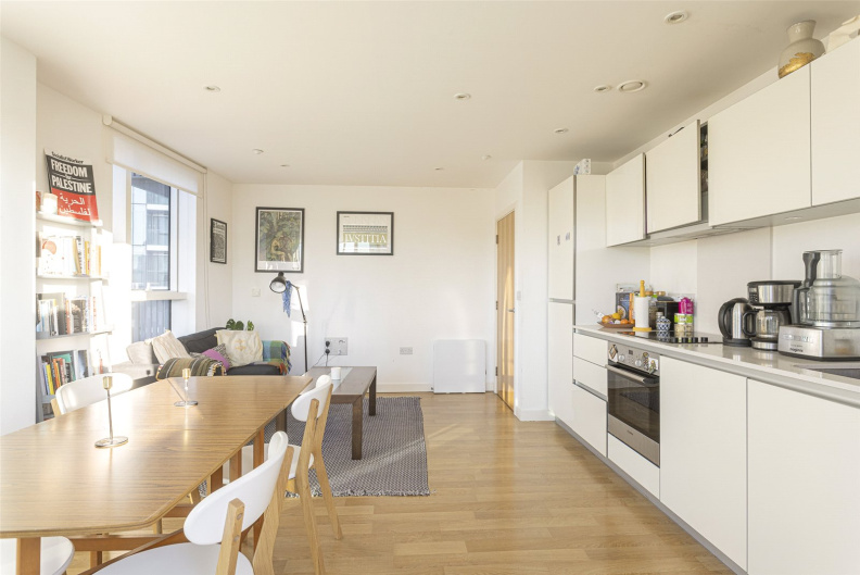 1 bedroom apartments/flats to sale in Woodberry Grove, Manor House-image 2