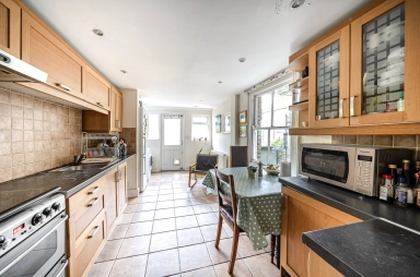 Poynings Road, Tufnell Park - N19 view 4