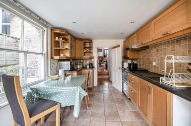 Poynings Road, Tufnell Park - N19 view 3