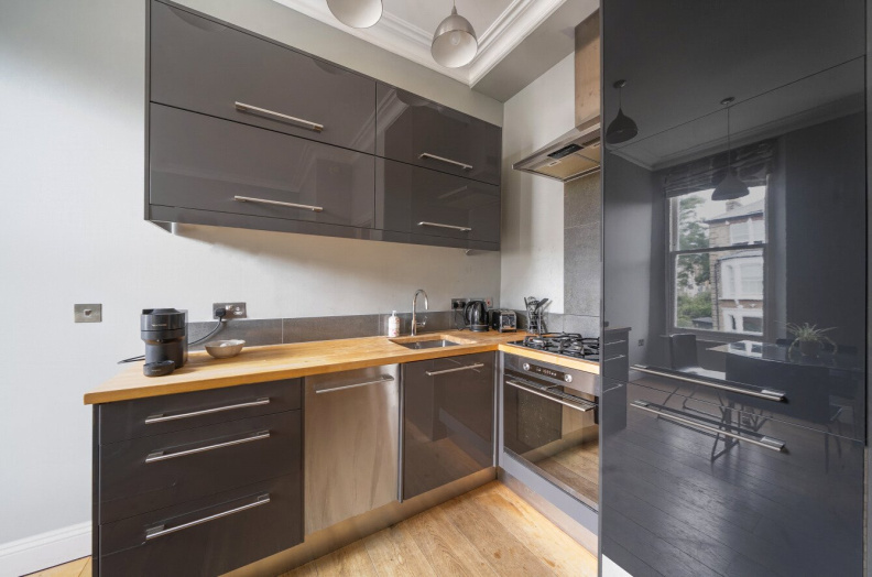 1 bedroom apartments/flats for sale in Dalmeny Road, London - N7 view 5