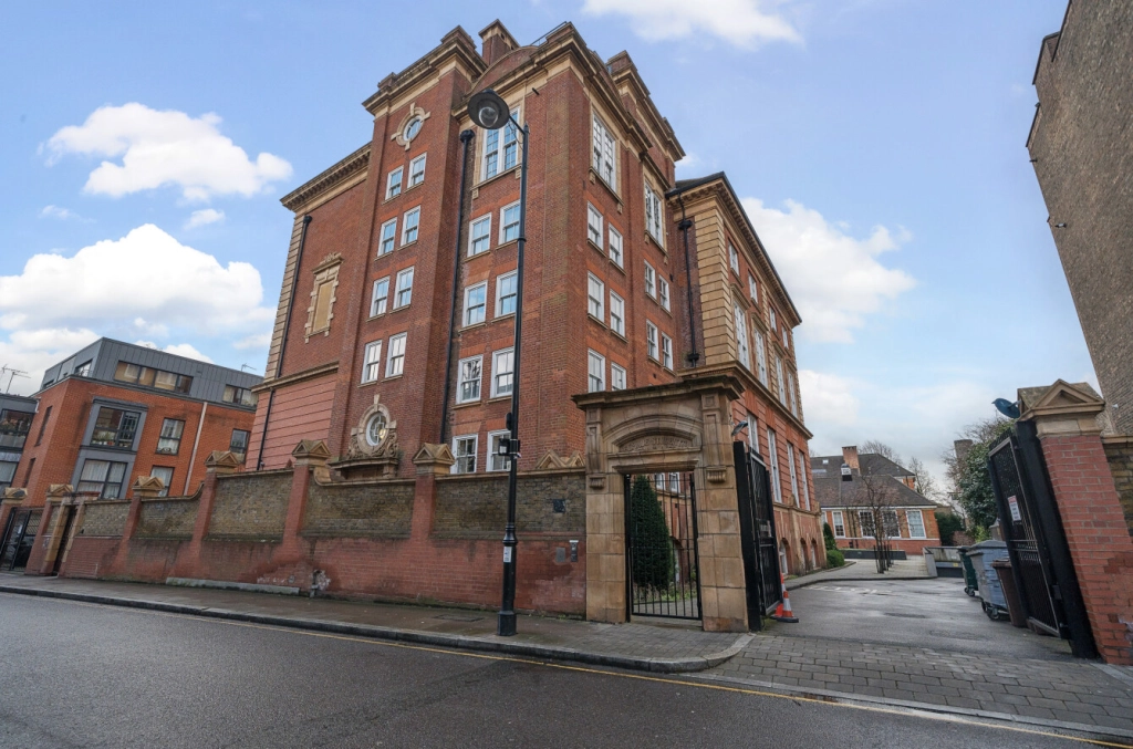 1 bedroom apartments/flats for sale in Drummond Way, Highbury and Islington - N1 view 10