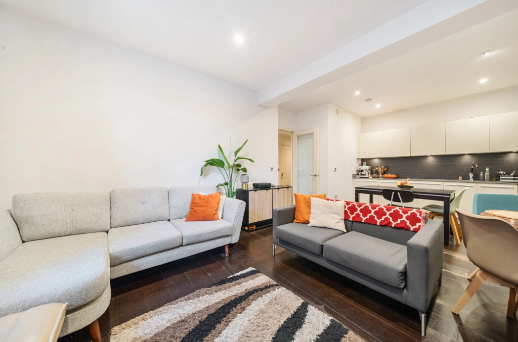 1 bedroom apartments/flats for sale in Drummond Way, Highbury and Islington - N1 view 4