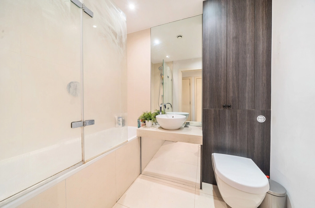 1 bedroom apartments/flats for sale in Drummond Way, Highbury and Islington - N1 view 9