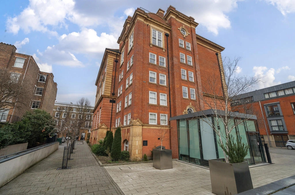 1 bedroom apartments/flats for sale in Drummond Way, Highbury and Islington - N1 view 2