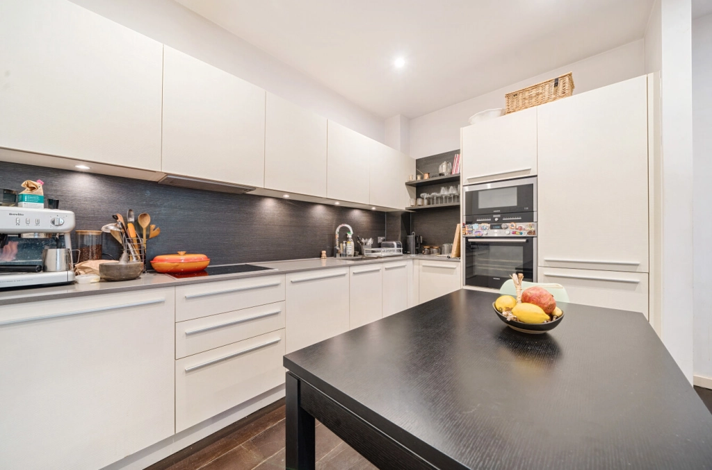 1 bedroom apartments/flats for sale in Drummond Way, Highbury and Islington - N1 view 14