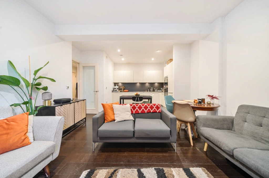 1 bedroom apartments/flats for sale in Drummond Way, Highbury and Islington - N1 view 15