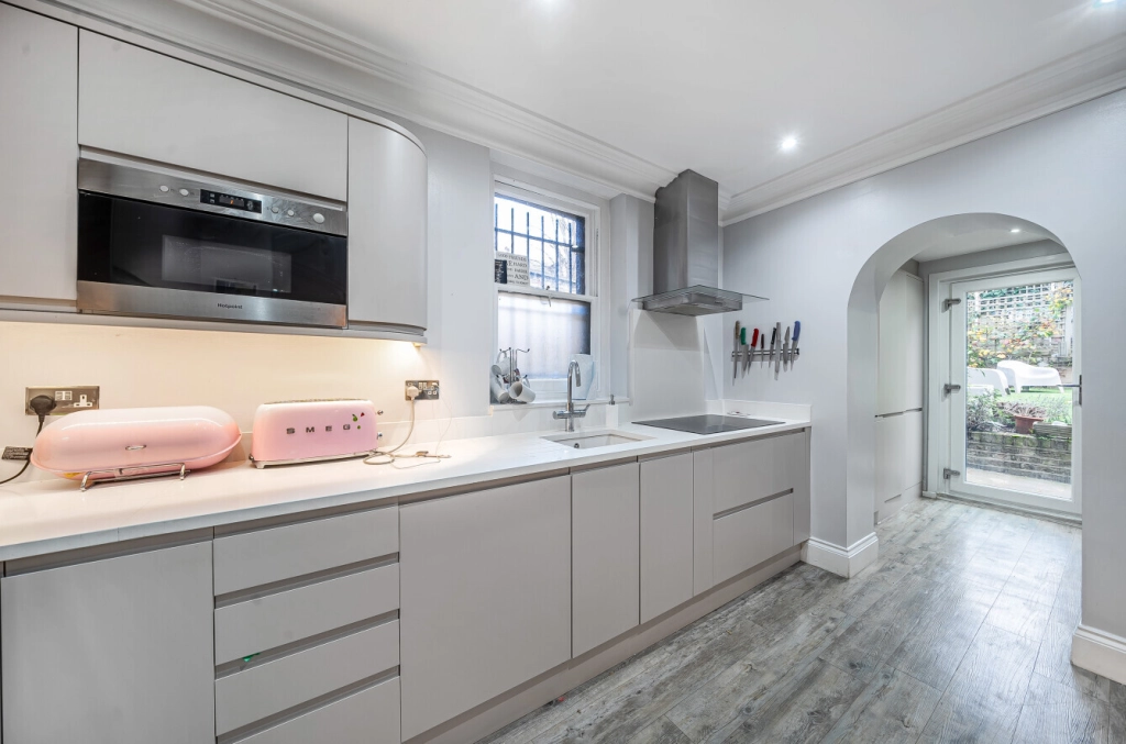 4 bedrooms houses for sale in Burghley Road, Kentish Town - NW5 view 13