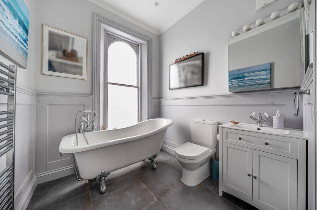 4 bedrooms houses for sale in Burghley Road, Kentish Town - NW5 view 10