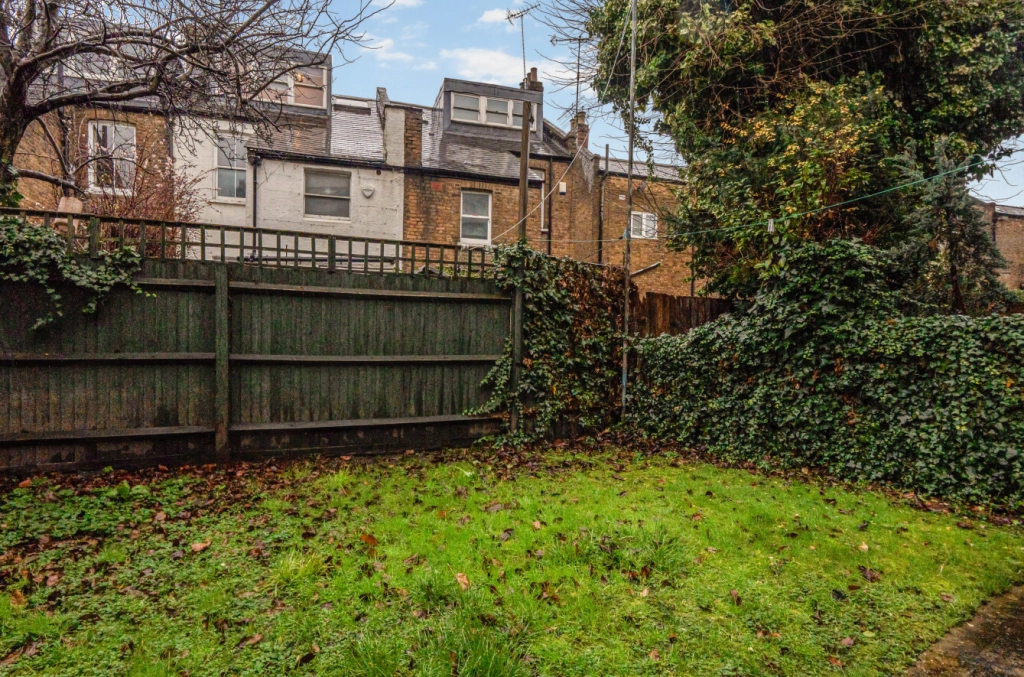 4 bedrooms houses for sale in Celia Road, Tufnell Park - N19 view 15