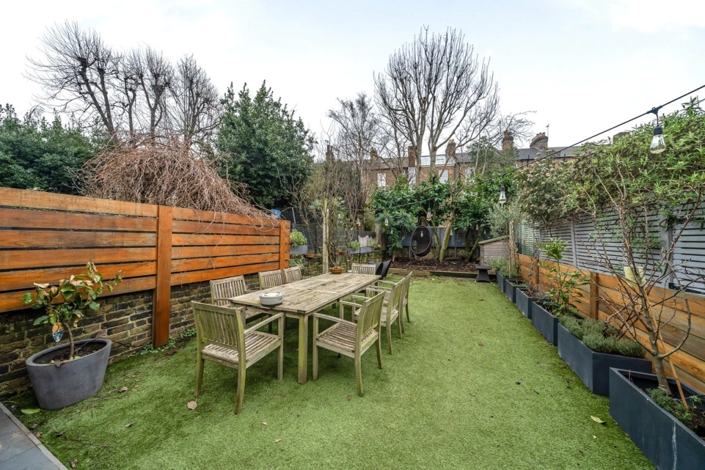 5 bedrooms houses for sale in St. Georges Avenue, Tufnell Park - N7 view 10