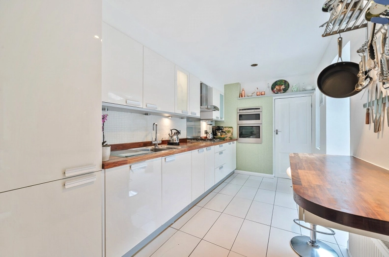 3 bedrooms houses to sale in Landseer Road, Islington-image 14