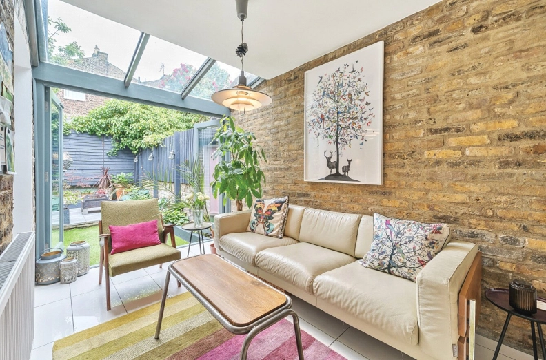 3 bedrooms houses to sale in Landseer Road, Islington-image 6