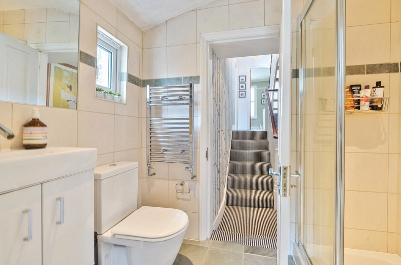 3 bedrooms houses to sale in Landseer Road, Islington-image 22