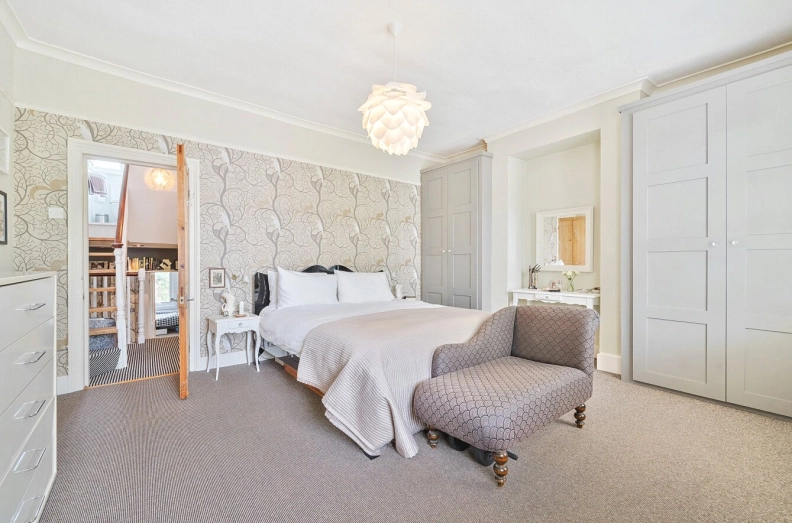 3 bedrooms houses to sale in Landseer Road, Islington-image 17
