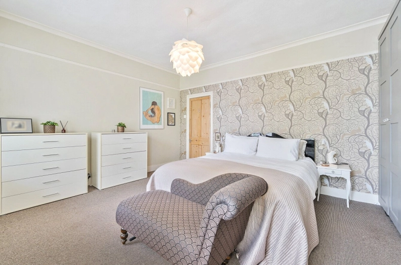 3 bedrooms houses to sale in Landseer Road, Islington-image 16