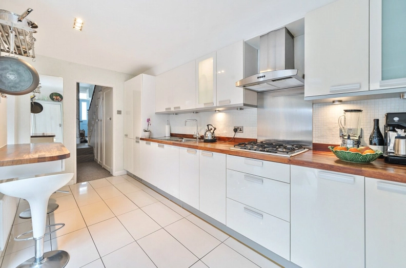 3 bedrooms houses to sale in Landseer Road, Islington-image 4
