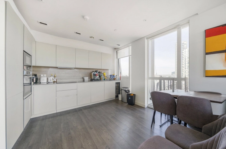 2 bedrooms apartments/flats to sale in Woodberry Down, London-image 5