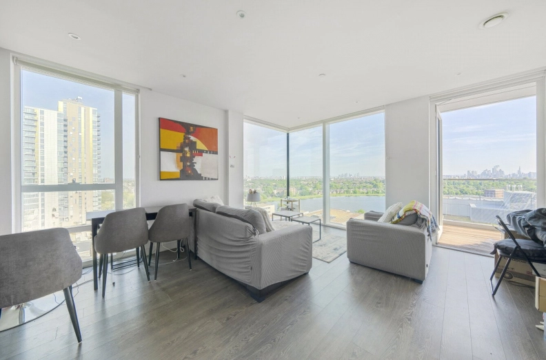 2 bedrooms apartments/flats to sale in Woodberry Down, London-image 2