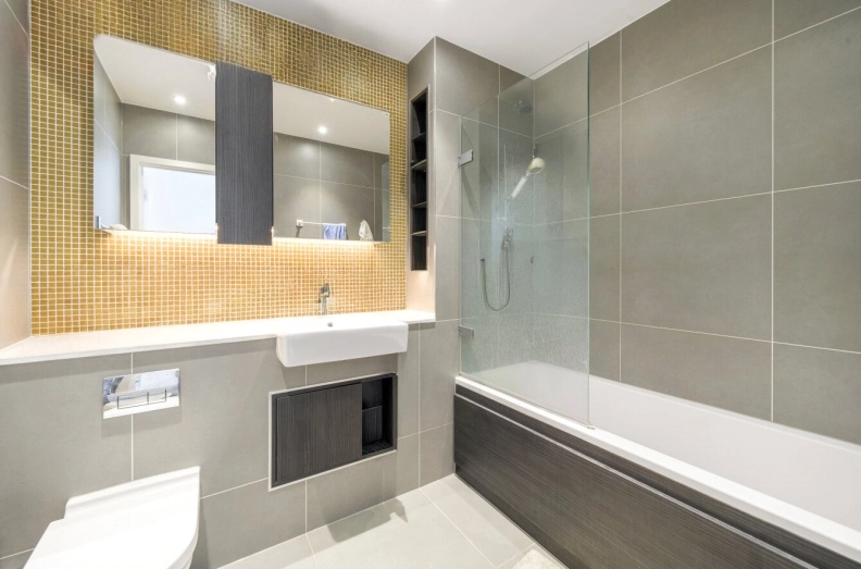 2 bedrooms apartments/flats to sale in Woodberry Down, London-image 8
