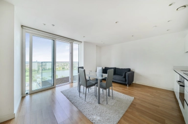 Woodberry Grove, London - N4 view 11