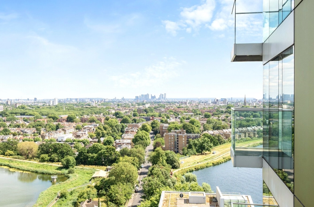 1 bedroom apartments/flats for sale in Woodberry Grove, London - N4 view 12