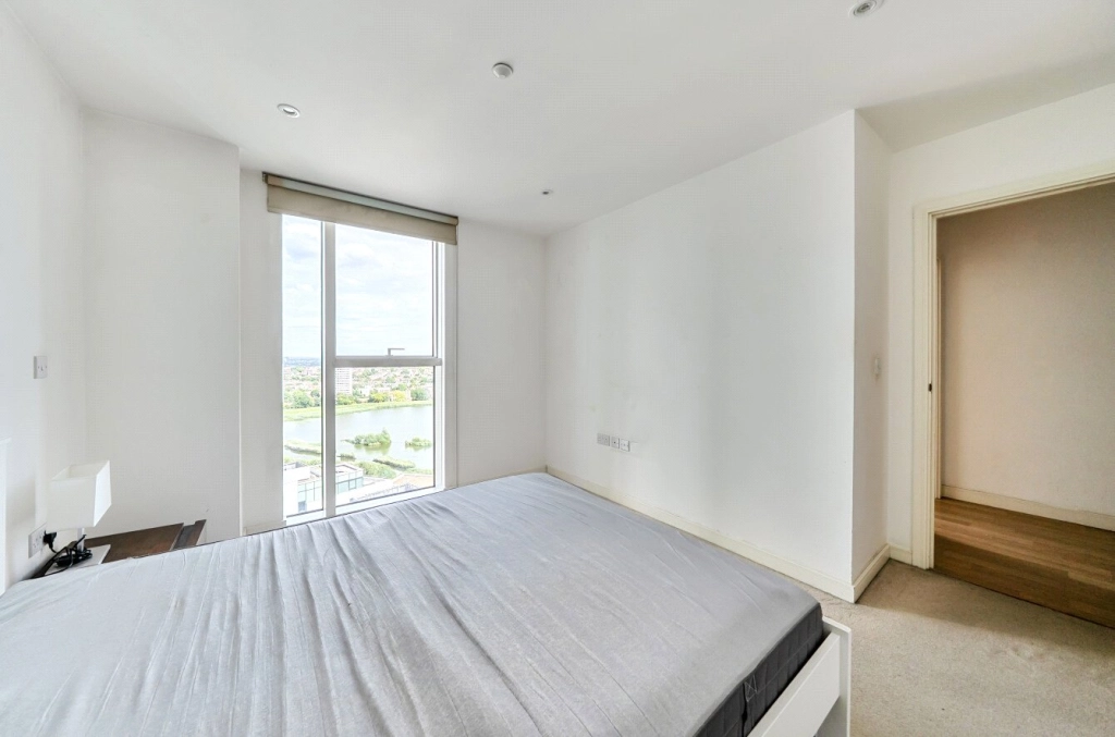 1 bedroom apartments/flats for sale in Woodberry Grove, London - N4 view 13