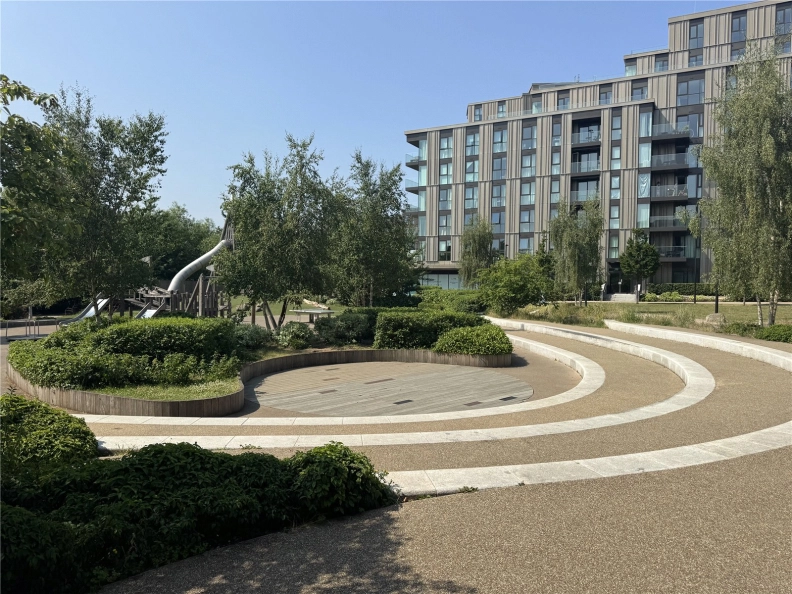 2 bedrooms apartments/flats to sale in Dragonfly Walk, London-image 3
