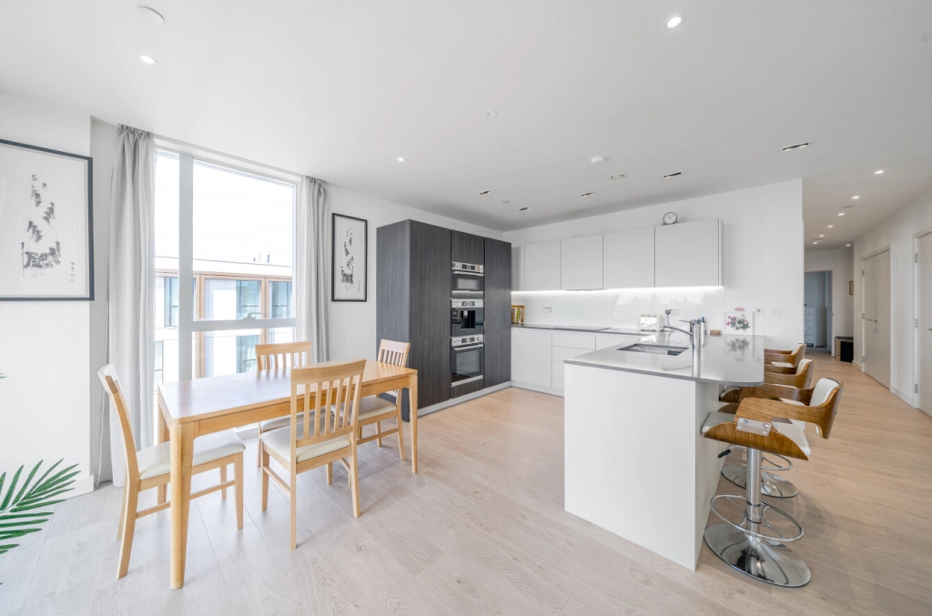 3 bedrooms apartments/flats for sale in Woodberry Down, London - N4 view 6
