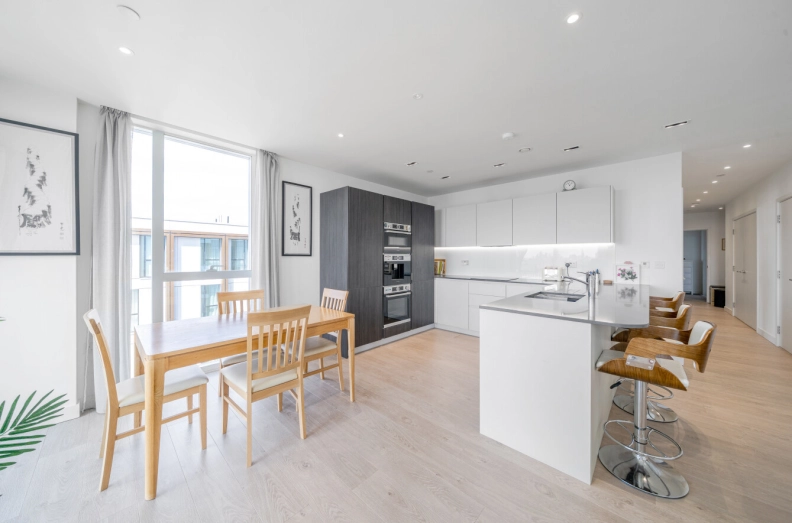 3 bedrooms apartments/flats for sale in Woodberry Down, London - N4 view 3