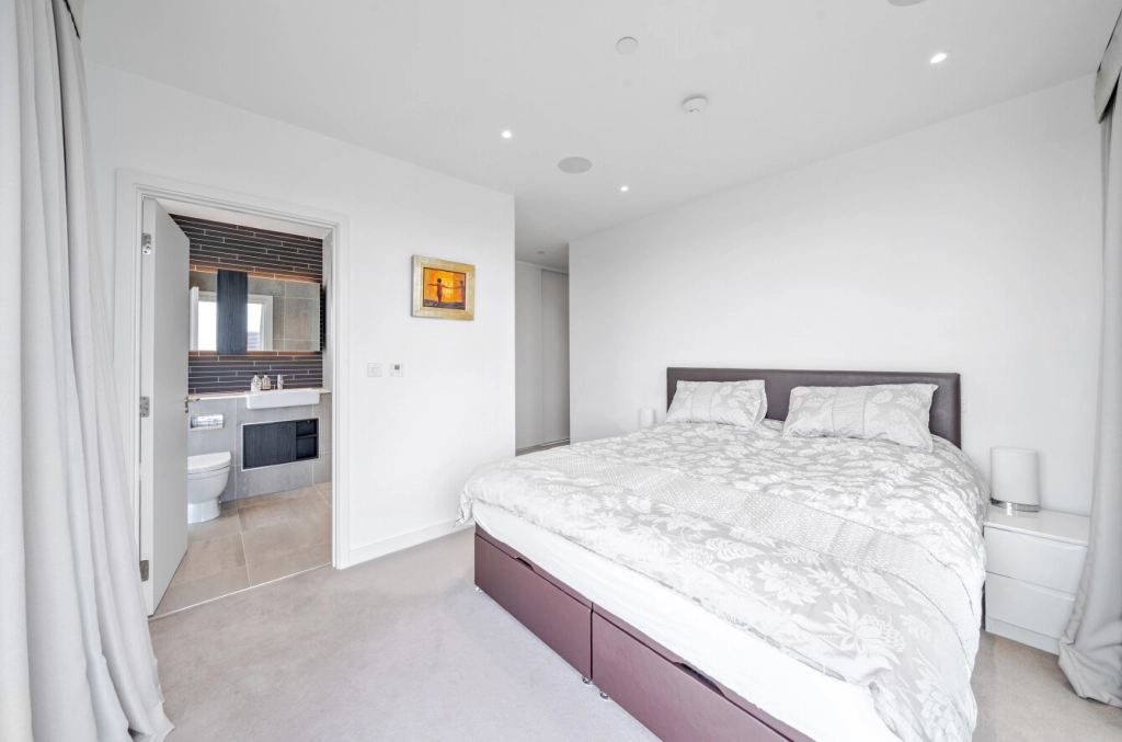 3 bedrooms apartments/flats for sale in Woodberry Down, London - N4 view 18