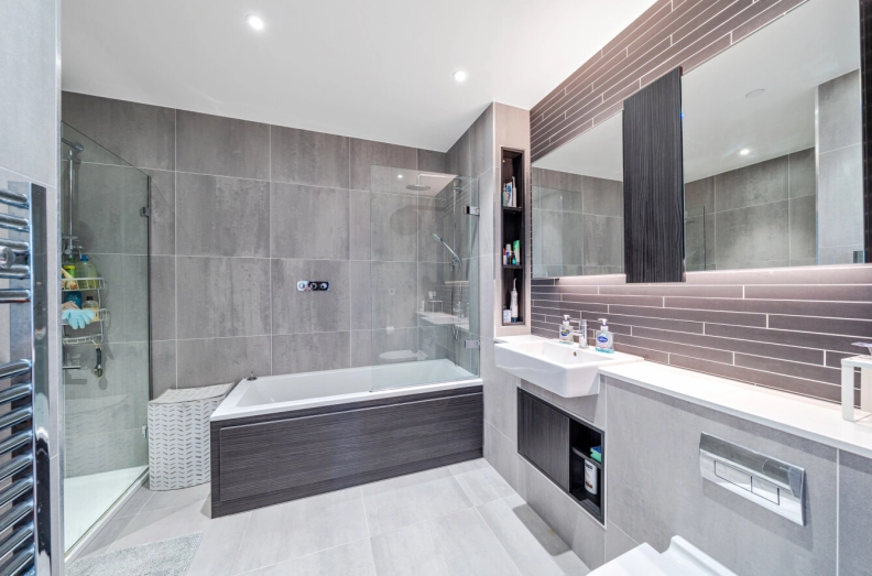 3 bedrooms apartments/flats for sale in Woodberry Down, London - N4 view 8