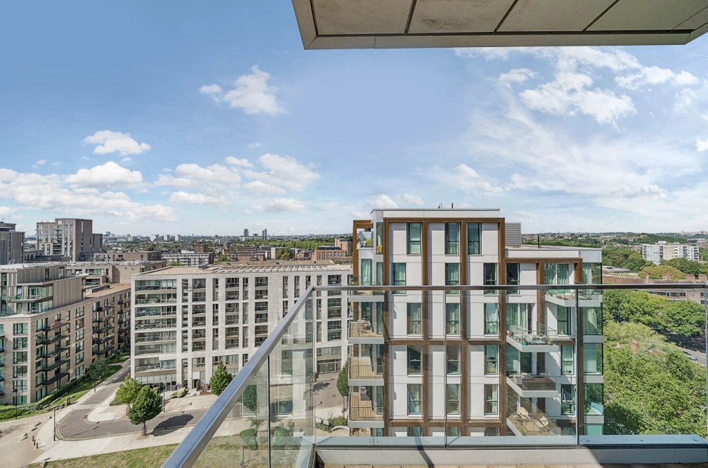 3 bedrooms apartments/flats for sale in Woodberry Down, London - N4 view 15