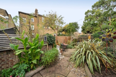 Lady Somerset Road, Kentish Town, London - NW5 view 15