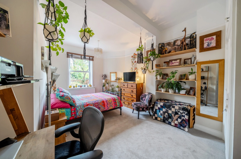 2 bedrooms apartments/flats for sale in Lady Somerset Road, Kentish Town, London - NW5 view 5