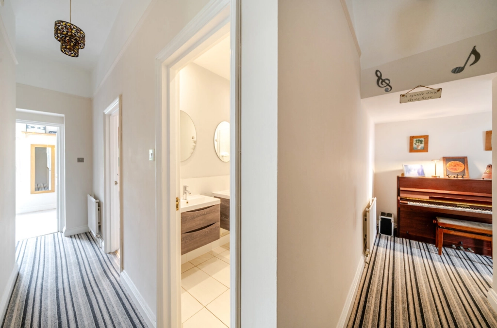 2 bedrooms apartments/flats for sale in Lady Somerset Road, Kentish Town, London - NW5 view 20