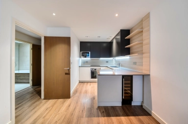 Devan Grove, London - N4 view 14