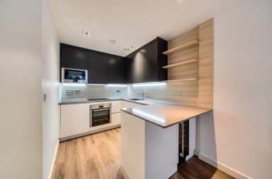 Devan Grove, London - N4 view 4