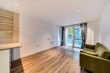 Devan Grove, London - N4 view 2