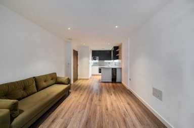 Devan Grove, London - N4 view 16