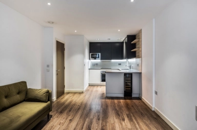 Devan Grove, London - N4 view 18